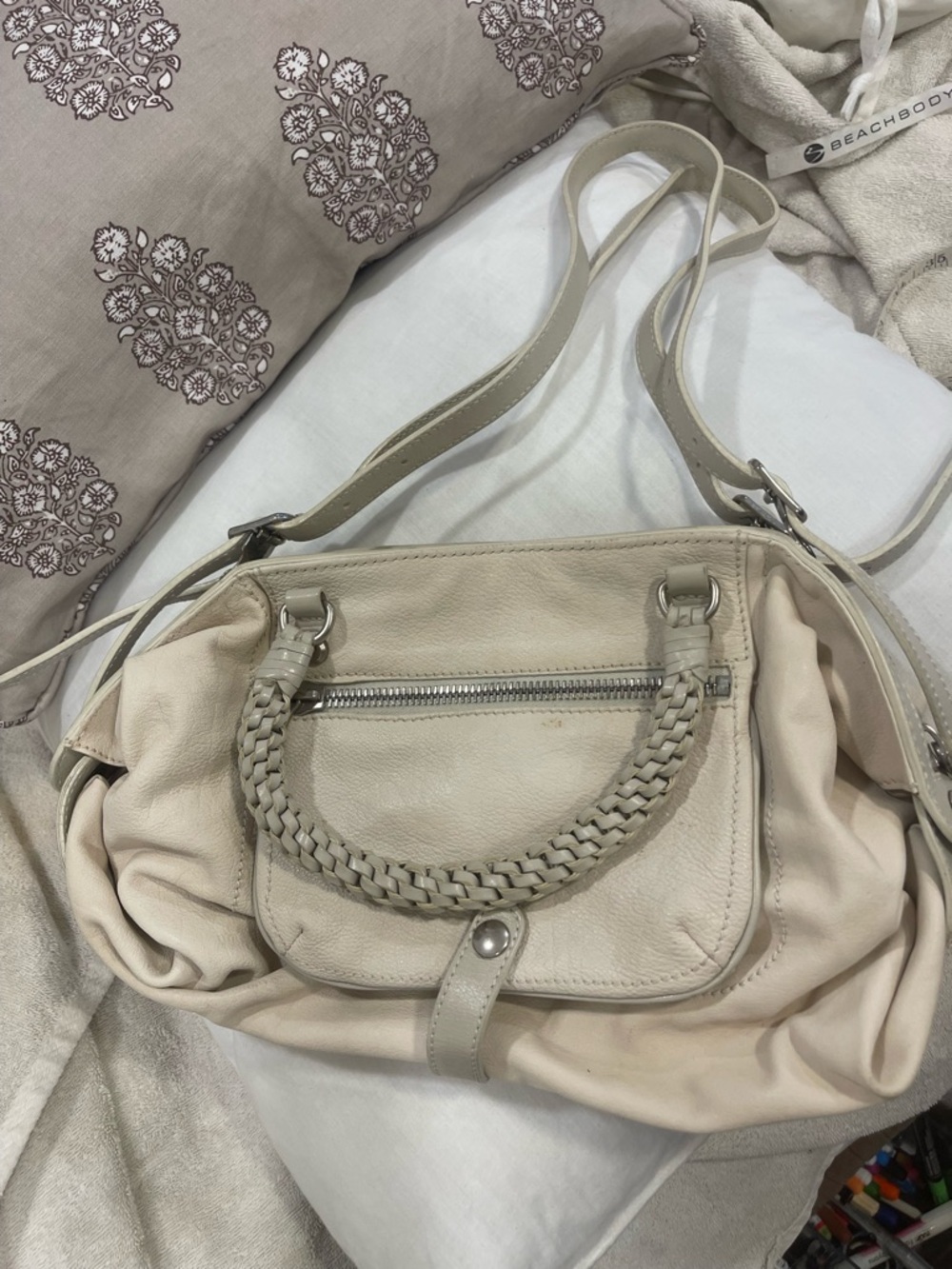 Gryson Cream Women's Shoulder Bag - Classic leather bag - Picture 14 of 16